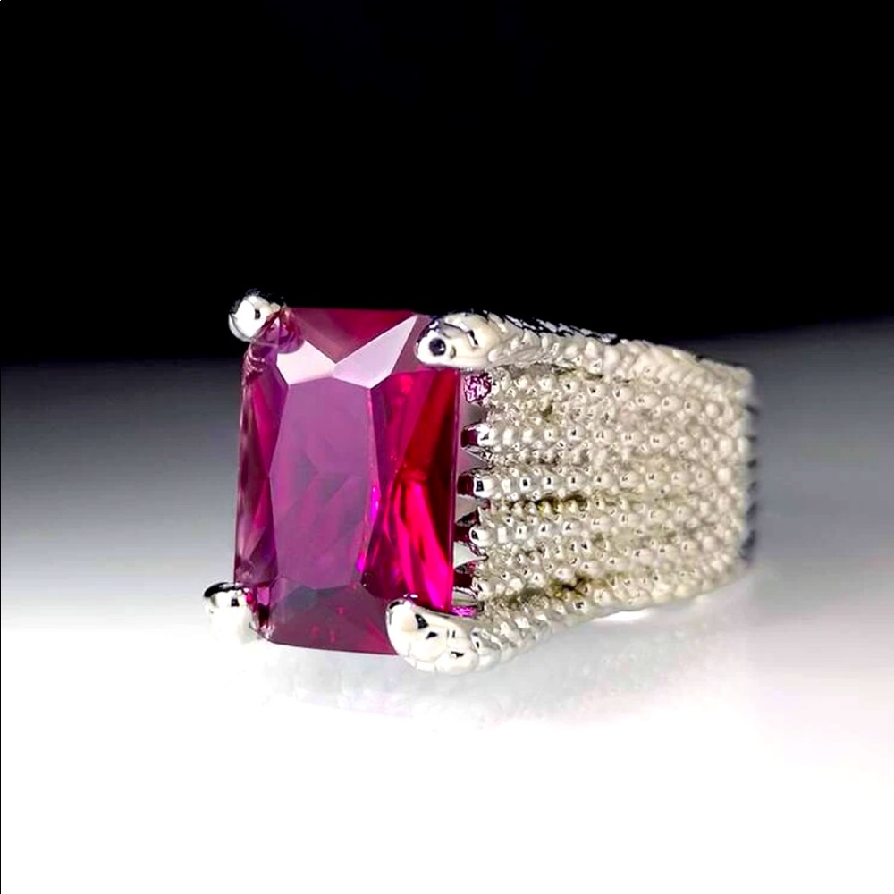 New Arrivals! Beautiful Geo Ring 💎